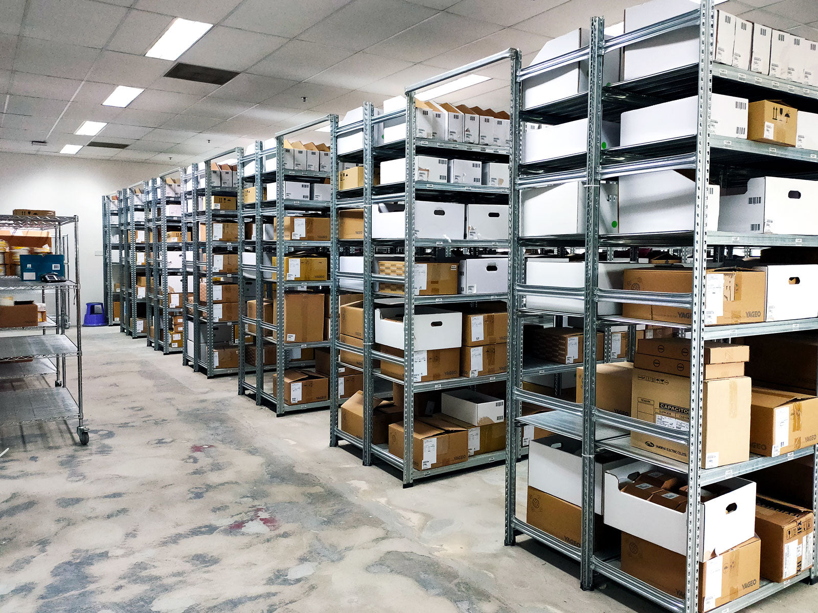 Boltless Racks for Commercial and Warehouse Storeroom - SIM WIN LIANG Singapore